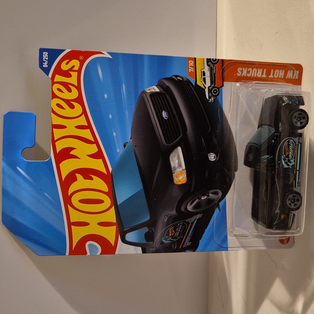 b24 Hot Wheels 99 Ford F150 SVT Lightning